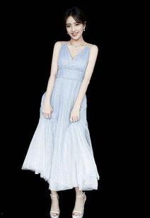 明星蓝色裙子,蓝色裙装下的明星风采