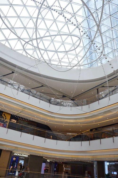 郑州网红广场,打卡新晋网红地标，体验时尚潮流盛宴