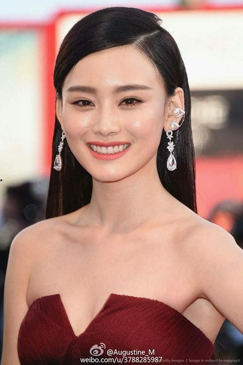 女明星新人,女明星新生的华丽蜕变